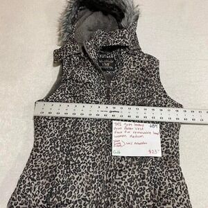 YMI gray Leopard print puffer vest removable fur hood puffer women M. SKU684